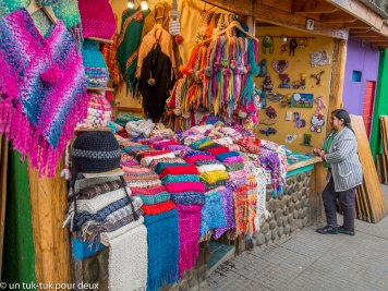 Kiosque de vêtements en tricot de laine de lama ou d'alpaga